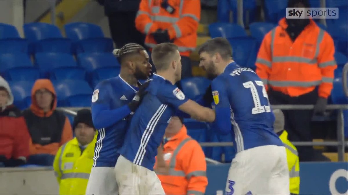 On this day in 2020… 🗓️ Cardiff teammates Leandro Bacuna and Callum Paterson had a scrap on the pitch… 😳😅
