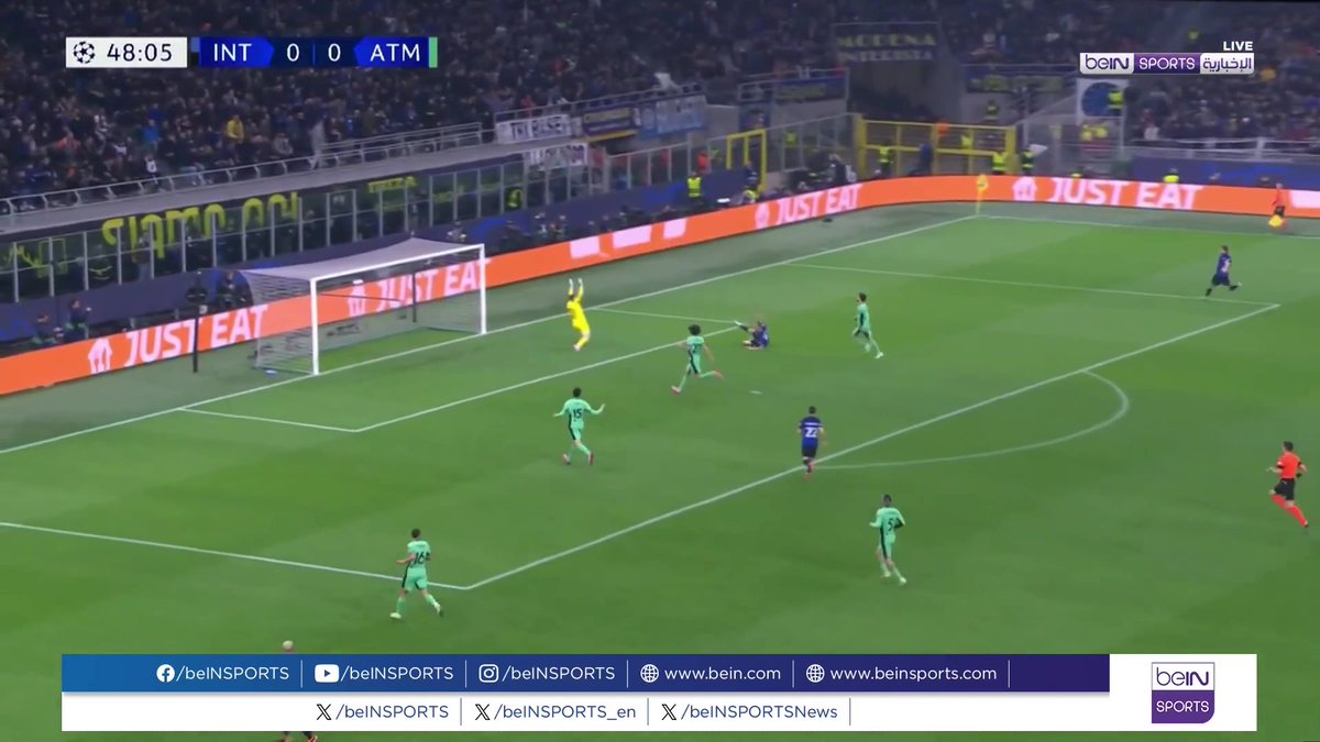 أحد مباريات الي ما انساها ، طغيان سيموني انزاغي على دييغو سيميوني في مباراة عامل فيها سبشل ون انزاغي .. اتليتكو مدريد مثل معاملة كالياري. حتى شوط الاول في مدريد.. لكن ليس لكل مجتهد نصيب 💔