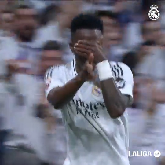 📖 Manual de cómo trenzar una jugada... 🅰️ Kylian Mbappé ✖️ @ViniJr ⚽ 📺 PARTIDO COMPLETO 👉 RM Play (Exclusivo para Madridistas Premium) #LaLigaHighlights️