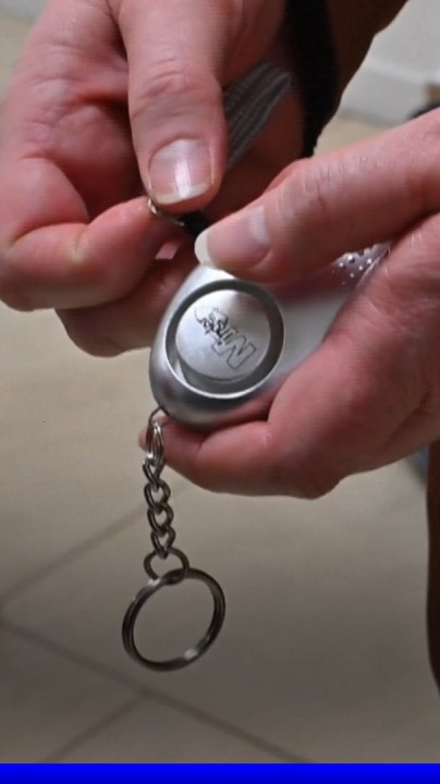 La ville de Metz distribue gratuitement des porte-clés d'alerte aux femmes