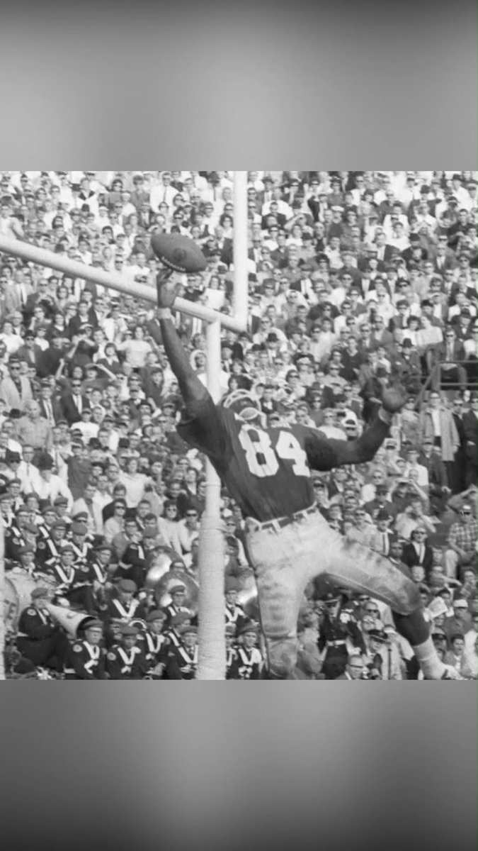 From Baytown, TX to Michigan State, Gene Washington set records and helped lead Michigan State Football to two shared national titles. Drafted 8th overall in 1967, he earned 2 Pro Bowls and a First-Team All-Pro in the NFL. 🏈 #BlackHistoryMonth #GeneWashington #CFBHALL #MichiganState #GoGreen #CollegeFootball #NFL
