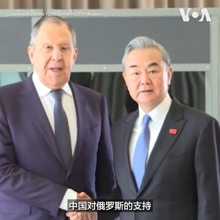美国与乌克兰政府即将达成“关键矿产”协议的消息一出,中国网民纷纷热议乌克兰战后重建的商机。面对乌克兰总统泽连斯基公开表示希望“中国能在和平与重建上提供帮助”,部分中国网民将关注点转向乌克兰的矿产资源,讨论如何“分一杯羹”。与此同时,中国外交部表态愿意为俄乌和谈“发挥建设性作用”。然而,分析人士指出,自美国总统特朗普强势介入俄乌危机以来,中国在乌克兰和平进程及矿产资源布局上的影响力恐怕将进一步受限