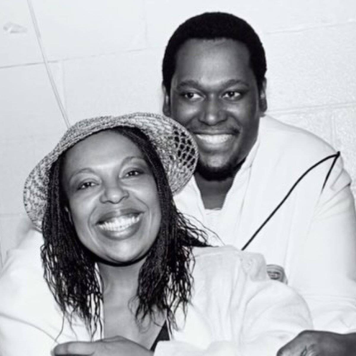 How Roberta Flack fired Luther Vandross as her background vocalist so he could go start his solo career. RIP Roberta 🕊️