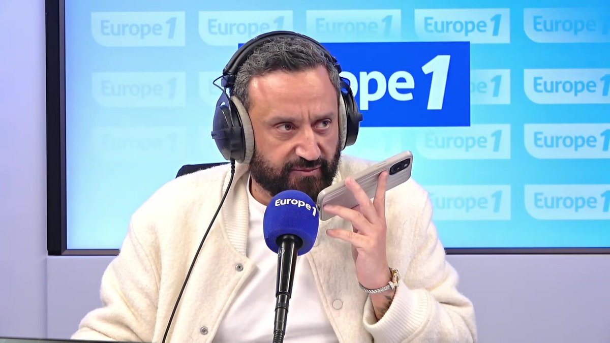 « Je croyais que c’était un prank » : Cyril Hanouna appelle le média Arrêt sur images qui l’a invité à participer à une émission avec Nassira El Moaddem, dans #OMSLT sur #Europe1.