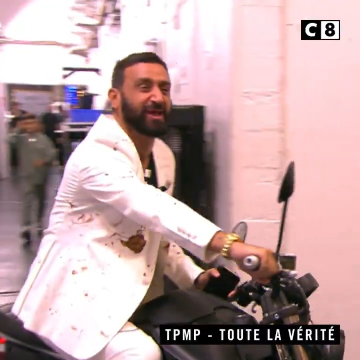Toute la vérité, rien que la vérité 🤫 Cyril Hanouna a décidé de répondre à toutes vos questions ! Ne manquez pas le prime exceptionnel : "#TPMP, toute la vérité", ce jeudi, à 21h20 sur C8 !