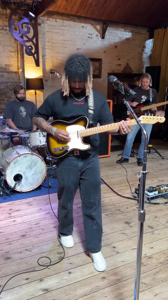 Get a glimpse of Baden Donegal from Ocean Alley rehearsing with his Richie Kotzen Telecaster in this #BackstagePass. 🍊 📹: Tyler Bell