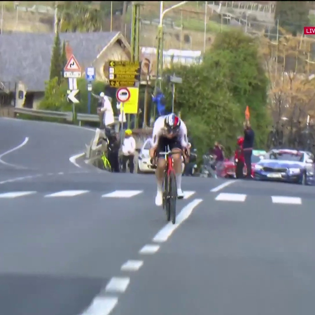 #Replay 🎥 / #MilanoSanremo 🌸 🇸🇮 Matej Mohoric (TBV) : "Tadej, écoute-moi. Tu es un bon ami, alors ne risque pas ta vie et ton Tour de France en me suivant dans la descente du Poggio. Tu sais que je suis fou, alors reste en sécurité."