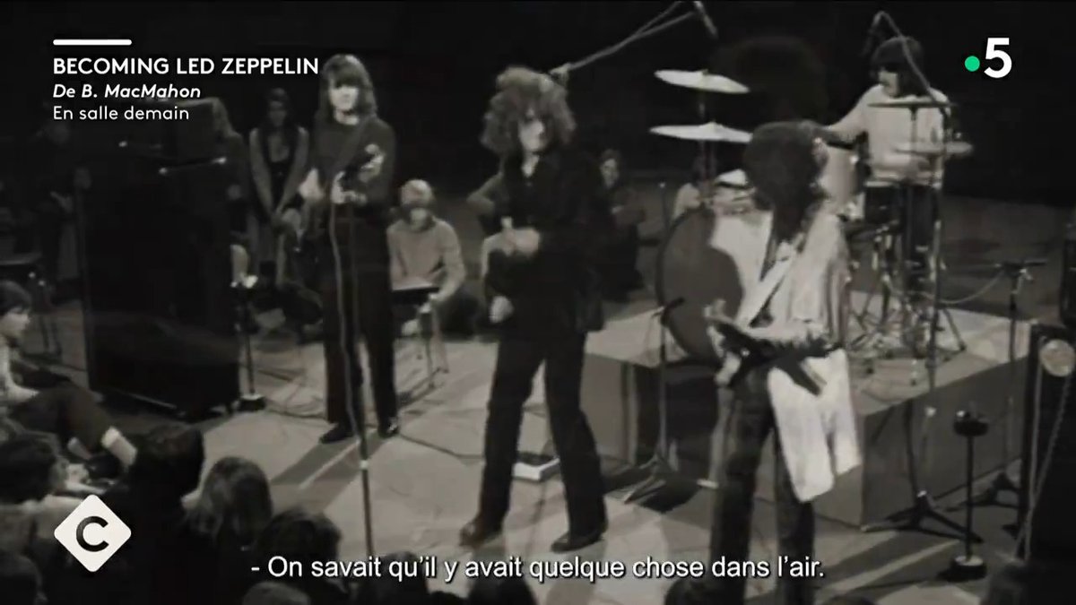 🎸 "Becoming Led Zeppelin" : un rockumentaire qui raconte les tout débuts de ce groupe culte sort en salle. Et petit conseil : choisissez votre salle de cinéma en fonction de la sonorisation 😎 C'est à découvrir dans l’Œil de @PierreLescur ⬇️ #CàVous
