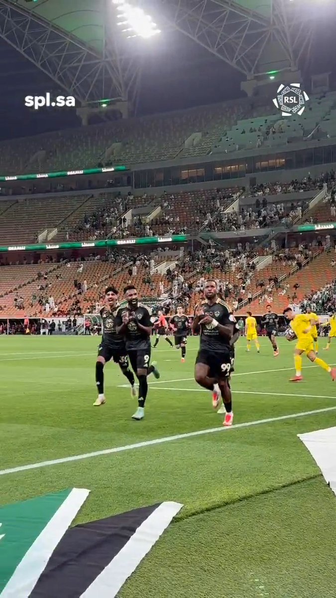 🇸🇦 Ice cold from Ivan Toney 🥶 He bagged another brace tonight for Al-Ahli to make it 10 goals in his last 8 appearances. #RoshnSaudiLeague