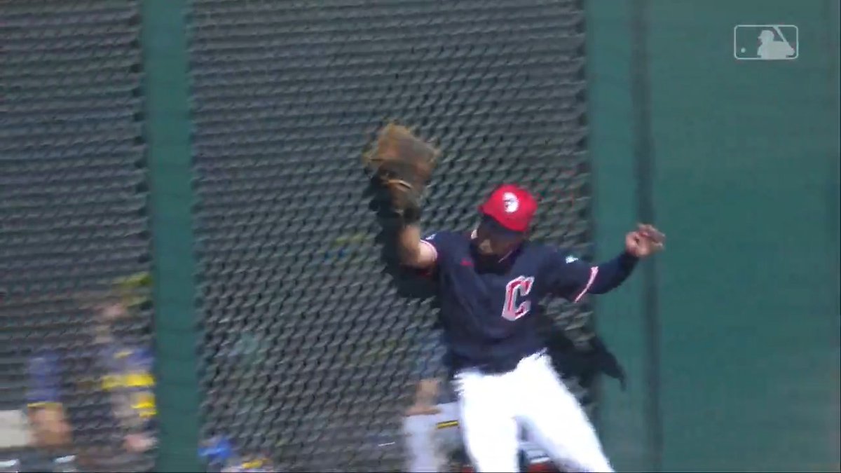 "That one hurt." 😂 Steven Kwan was mic'd up as he tracked this ball down right at the fence. #SpringTraining