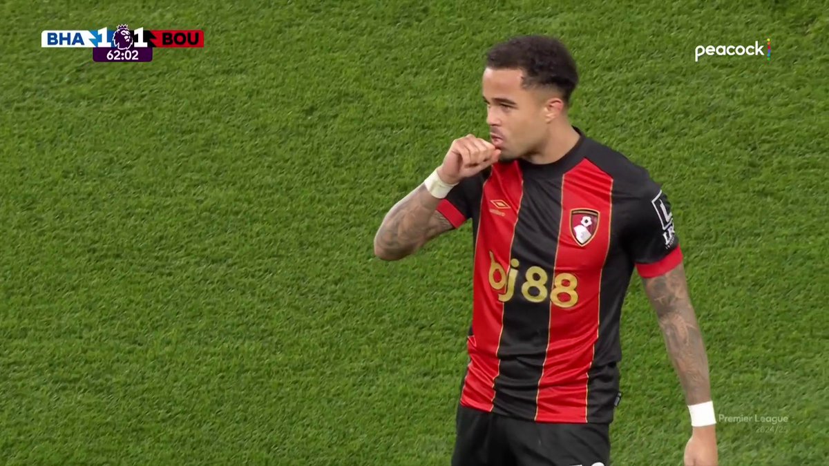 Justin Kluivert's 10th away league goal this season is RIDICULOUS 🤯 (via NBC Sports Soccer)