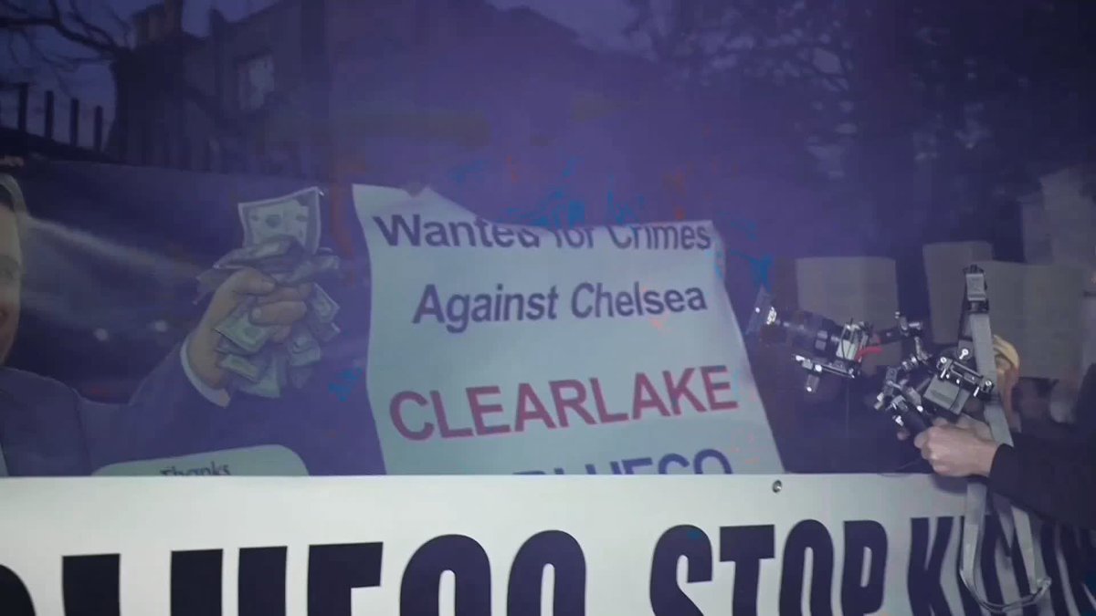 Chelsea fans showed their displeasure against the club's ownership with a protest before the game against Southampton this evening 🔵