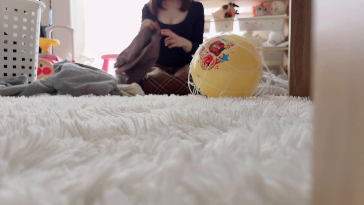 たった今、洗濯物を畳むのを撮ってみました😺