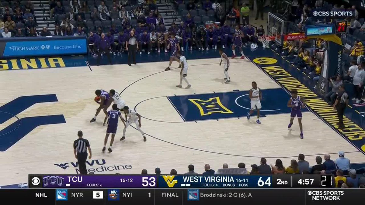 Javon Small is ELITE. He's got 19 for WVU Men's Basketball 🔥