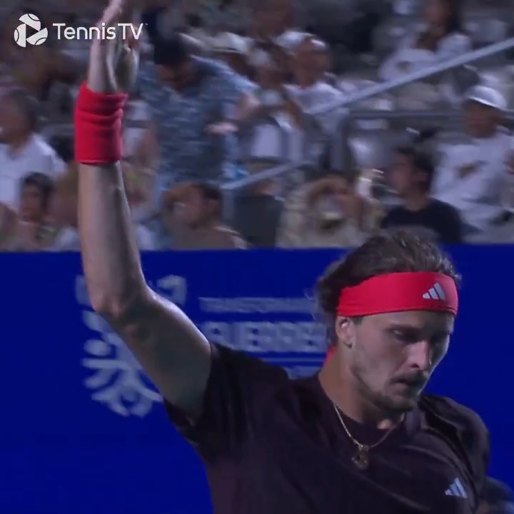 Sublime 🙌 Alexander Zverev lighting up the night in Acapulco. #AMT2025