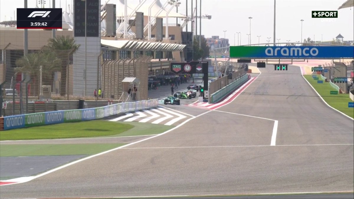 LA SAISON 2025 EST LANCÉE ! 😍 Andrea Kimi Antonelli est le premier à prendre la piste ! 🇧🇭 #F1Testing