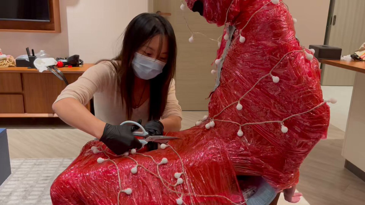 这应该是展示修西手段最直观的无剪辑 纯记录视频之一！！！ 不仅是手段 更重要的是那份言语和调侃hhhh真滴超棒！(*¯︶¯*) 下次档期预计三月最后一个周末，有想替换成自己的可以考虑喽～ #sm #调教 #物化 #全包 #木乃伊 #mummification #捆绑 #束缚 #女s #寸止