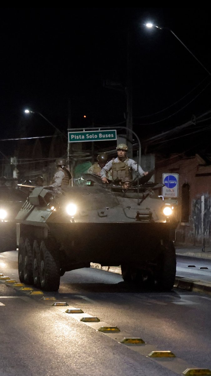 VIDEO: 🇨🇱 Chaos in Chile after massive blackout The country's worst blackout in well over a decade struck on Tuesday, creating transport chaos and leaving millions without power. Authorities said on Wednesday power had been restored to most homes #AFPVertical