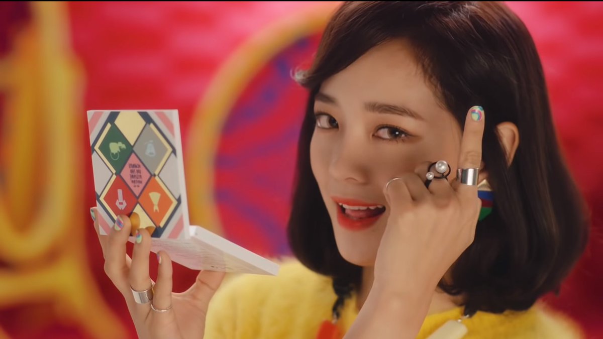 8 years ago today, gugudan released their 2nd Mini Album ‘Act.2 Narcissus’ with title track ‘A Girl Like Me’