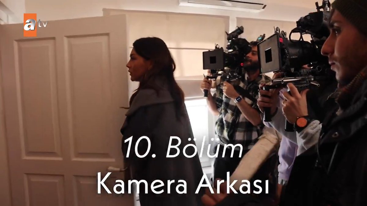 3-2-1 Oyun! 🎬 Soluksuz geçen bir bölümün kamera arkası sizlerle! 🌟 #CanBorcu yeni bölümüyle Cumartesi 20.00’de atv’de. ⚖️ atv