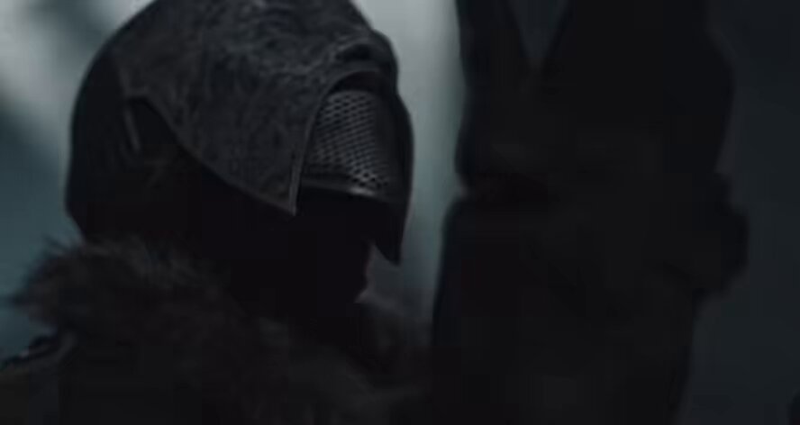 ZIAK vient de sortir le clip de « Rien ne se remplace » en featuring avec KAARIS !! Le visuel est vraiment fou 😮‍💨