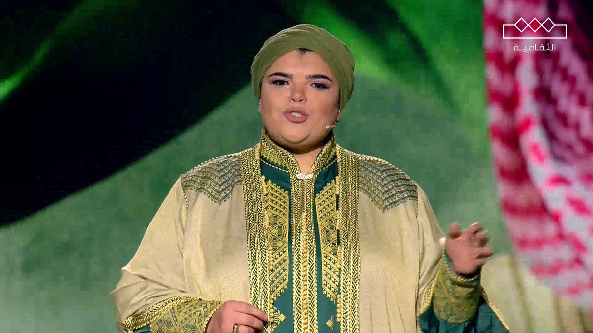 📜كلما طال بنا الأمَدُ صار على ظهورنا أن تنحني وتنحني كي يسعنا عبرها المرور إلى الموت. فئة قصيدة النثر | سكينة حبيب الله #المعلقة