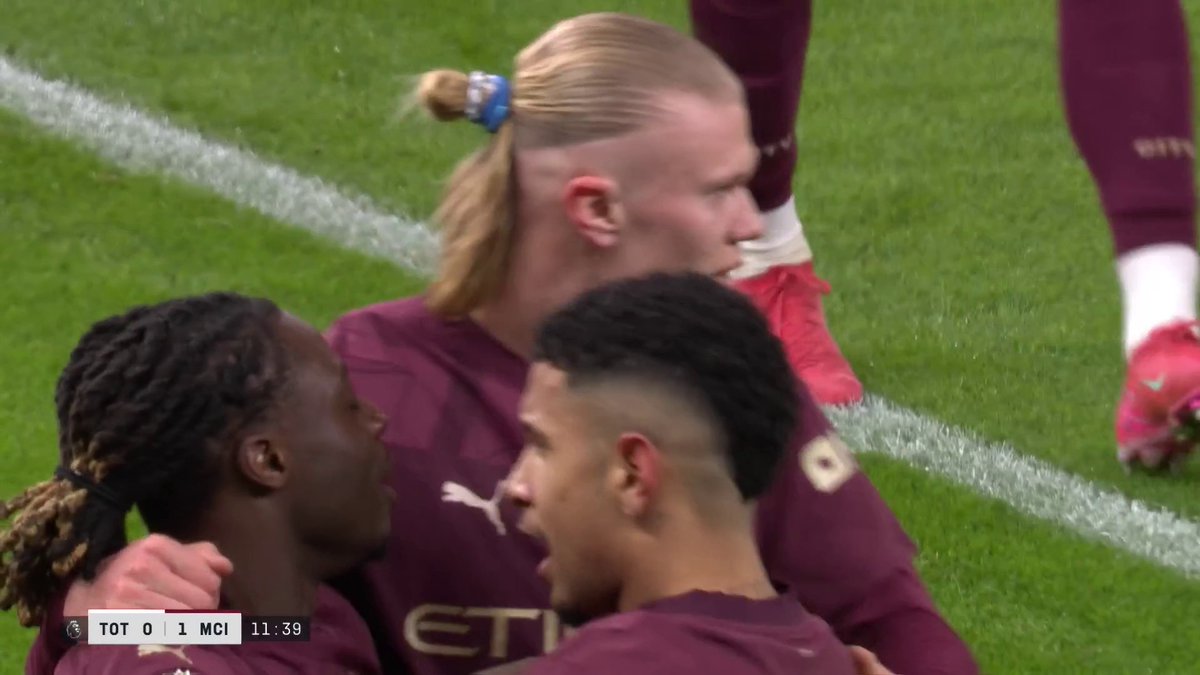 Back with a bang 💥 Erling Haaland returns to the Manchester City team to sweep home to put his side ahead 1-0 in the capital ⚽️ 📺 TNT Sports & discovery+ UK