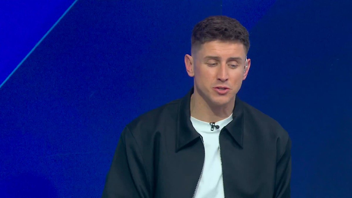 🗣️ "It can't happen this early in the second half" Harry Maguire scores another Manchester United goal from a set piece 🔴