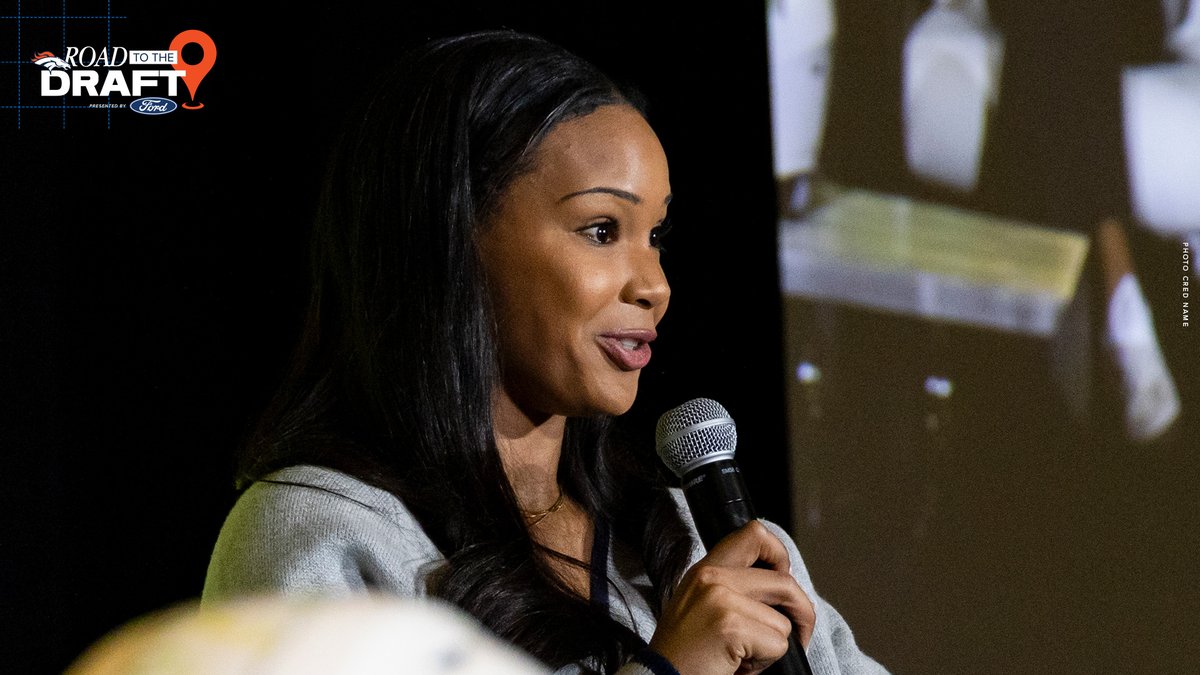 If you can see it, you can be it. 👏 Scouting Coordinator Roya Burton represented the Broncos on a panel at today’s #NFLWomensForum at the #NFLCombine: