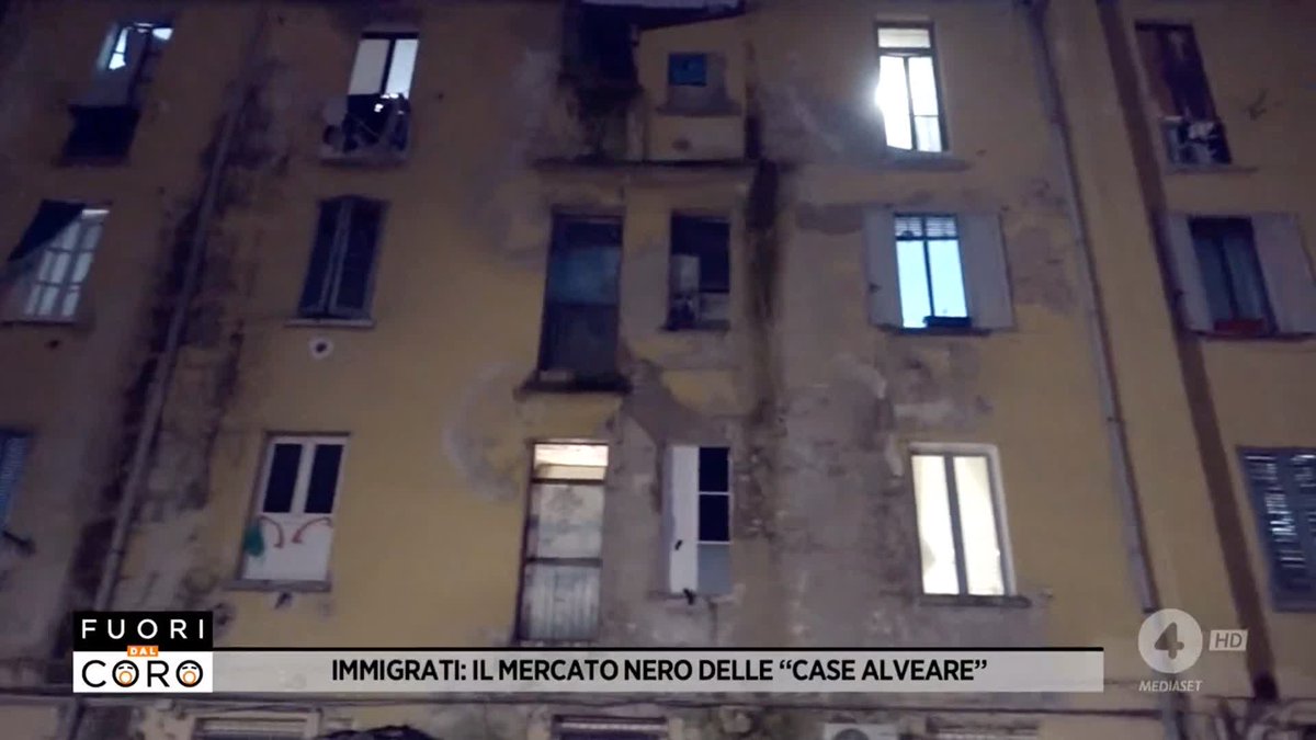 A #Milano c'è un palazzo privato in Via Torelli che è ostaggio degli occupanti immigrati irregolari. E i residenti della zona sono disperati. Il servizio completo di Serena Pizzi a #Fuoridalcoro è disponibile su Mediaset Infinity