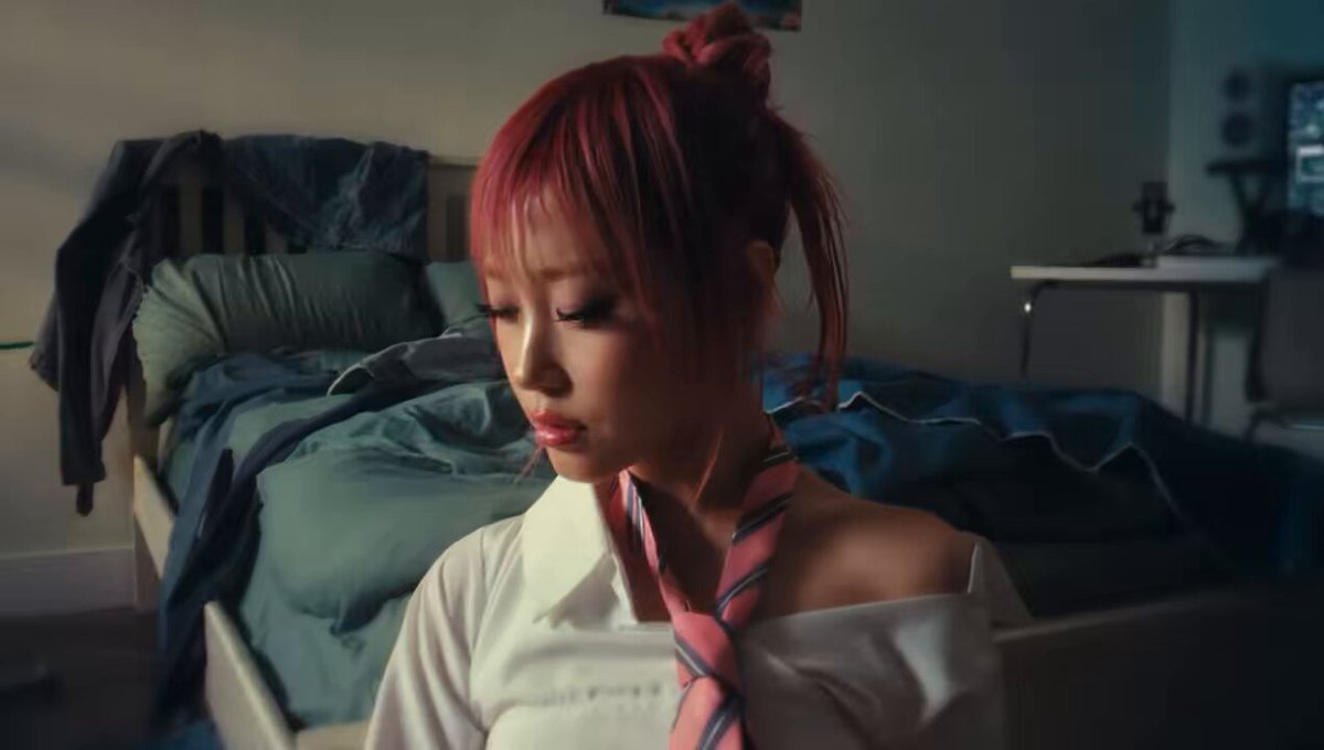 o investimento de milhões no mv da heyoon jeong e tá tão lindo o videoclipe, a música tudoooooooo