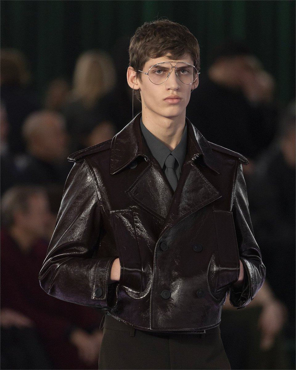 In #GucciFW25, sartorial precision meets playfulness through diverse textures and proportions. #MFW #GucciHorsebit #GucciSoftbit #GucciEyewear Discover more Music composed and conducted by Justin Hurwitz.