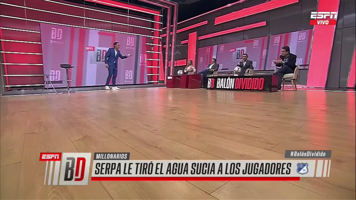 ¡Polémicas declaraciones de Gustavo Serpa! Julián Capera: "No puede ser que cuando Millonarios es campeón, "todos somos Millonarios", pero cuando queda eliminado, son solo los jugadores". Opina con el #BalónDividido ▶️ Súmate a BALÓN DIVIDIDO en #DisneyPlus