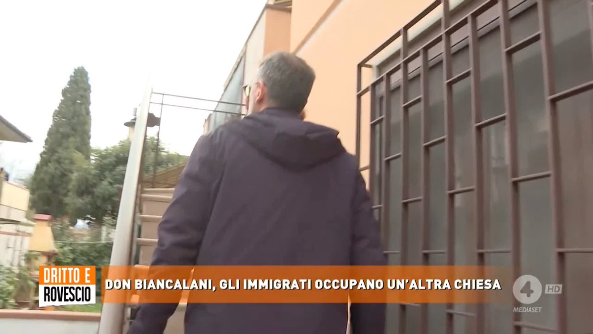 Abbiamo parlato con i cittadini di Vicofaro, il comune in cui si trova la Chiesa occupata da Biancalani. Il nostro giornalista è stato addirittura attaccato da alcuni immigrati con delle pietre. #DrittoeRovescio in diretta su #Rete4 e in streaming su Mediaset Infinity