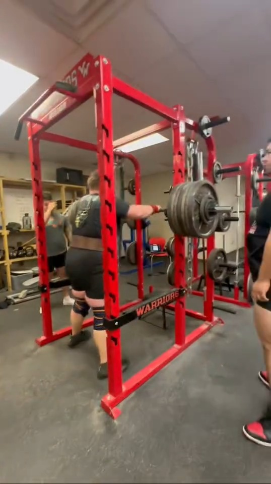 Senior, Braden Merritt, from Victoria West squatting 700lbs!! Would you believe this was an opener?!?!🤯 🤯 Braden Merritt | #dctf #TXHSFB #texas #football #lifting #sports