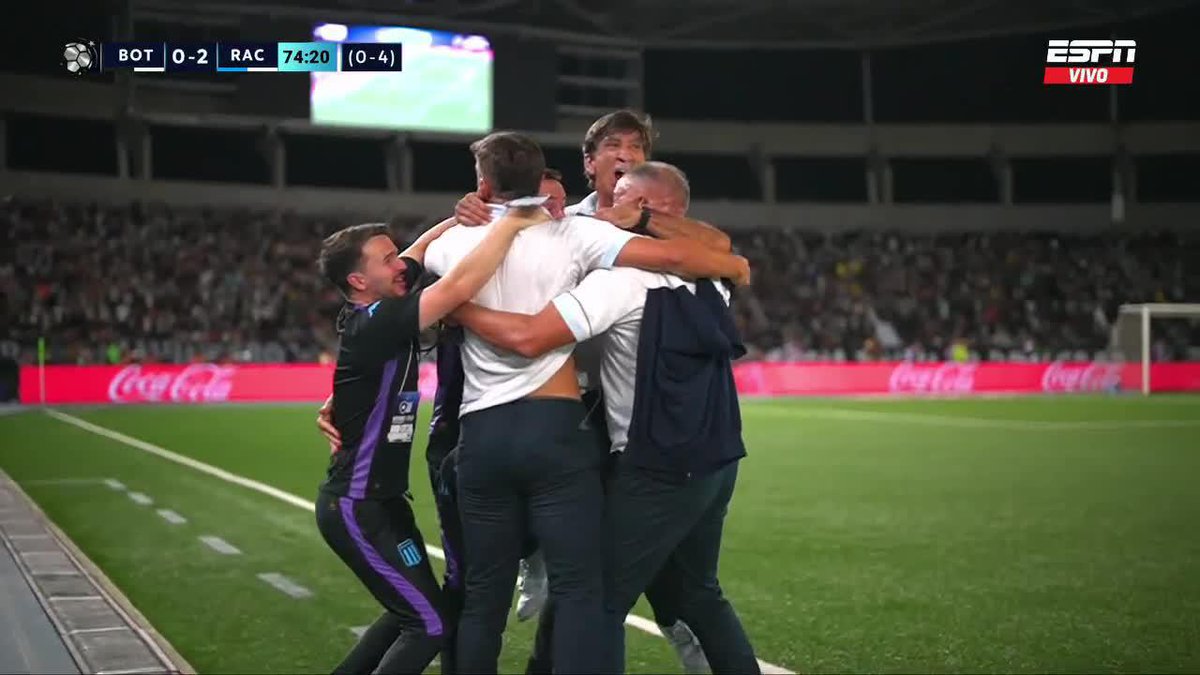 "Racing Club" Porque le masacró bien el ojete por 4-0 a Botafogo en el global y se consagró campeón de la Recopa Sudamericana 2025. Le cachetearon todo el orto, fueron a Río y le pasaron toda la pija en la cara, lo rociaron de leche, alta putita el Fogao