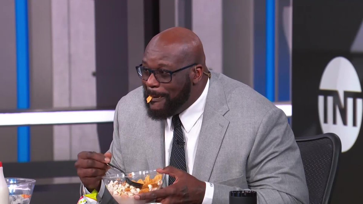 "BOL BOL!" 😂 Shaq with another Bol Bowl in celebration of the Suns playing tonight 🤢
