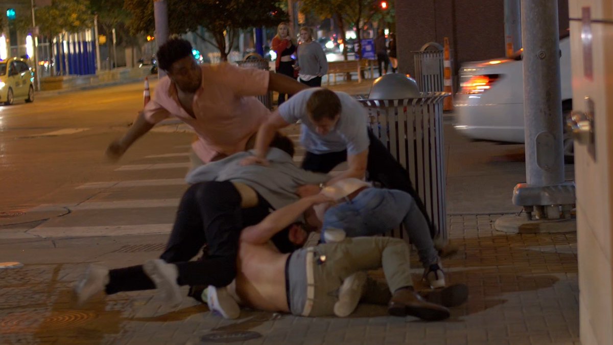 A 1 on 1 fight turns into an all out Street Brawl #fight #fights #brawl