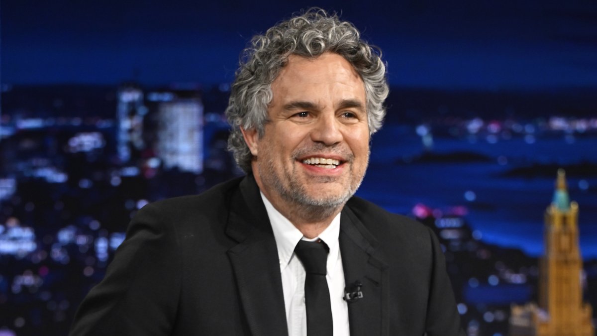 .Mark Ruffalo plays a “petty dictator” in Mickey 17. Sound familiar? 🤣 #FallonTonight #Mickey17