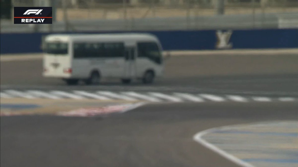 A brief red flag for a bus on the track in testing in the run-off area 🚩