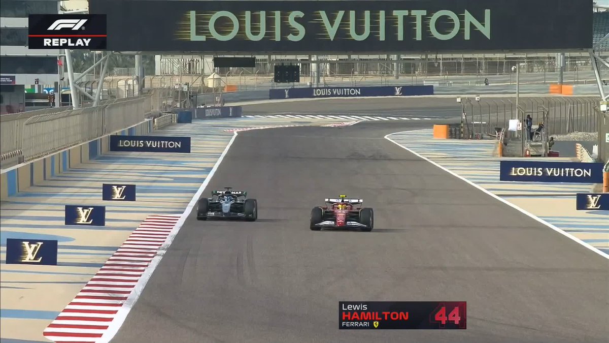 Wholesome moment as George Russell waves to Lewis Hamilton on track 👋