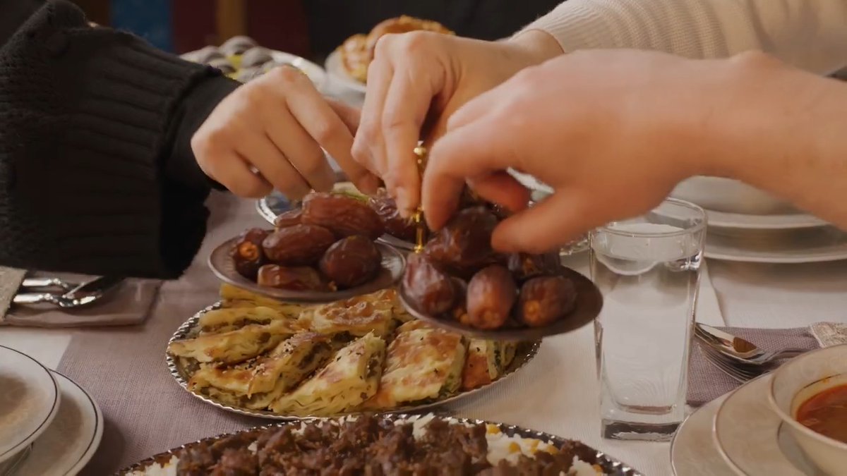 Başı rahmet, ortası mağfiret, sonu ebedi kurtuluş olan Ramazan-ı Şerifimiz mübarek olsun. Ramazan ayının ülkemiz, milletimiz ve İslam âlemi için hayırlara vesile olmasını diliyorum. #Ramazan2025 🌙