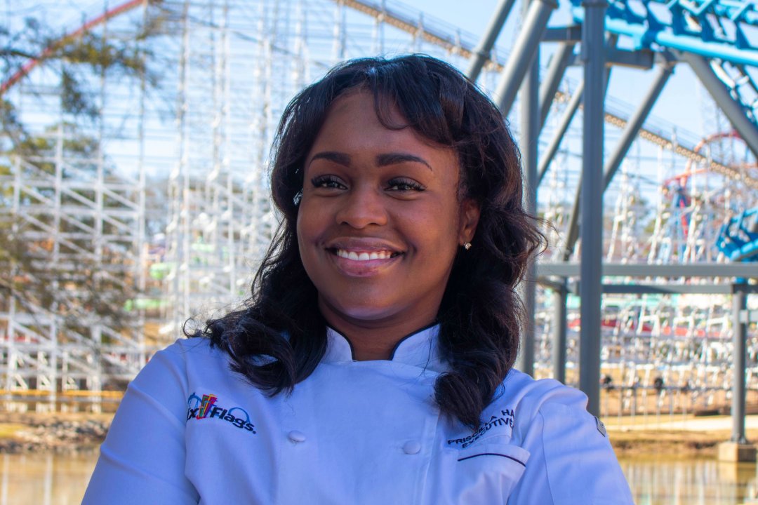 Meet Chef Priscilla, Six Flags Over Georgia's first-ever executive chef! 🎉 In this exciting new role, she’s taking the reins of our culinary team to craft an unforgettable experience at the park. Learn all about it on the #SixFlagsOverGeorgia blog. ➡️