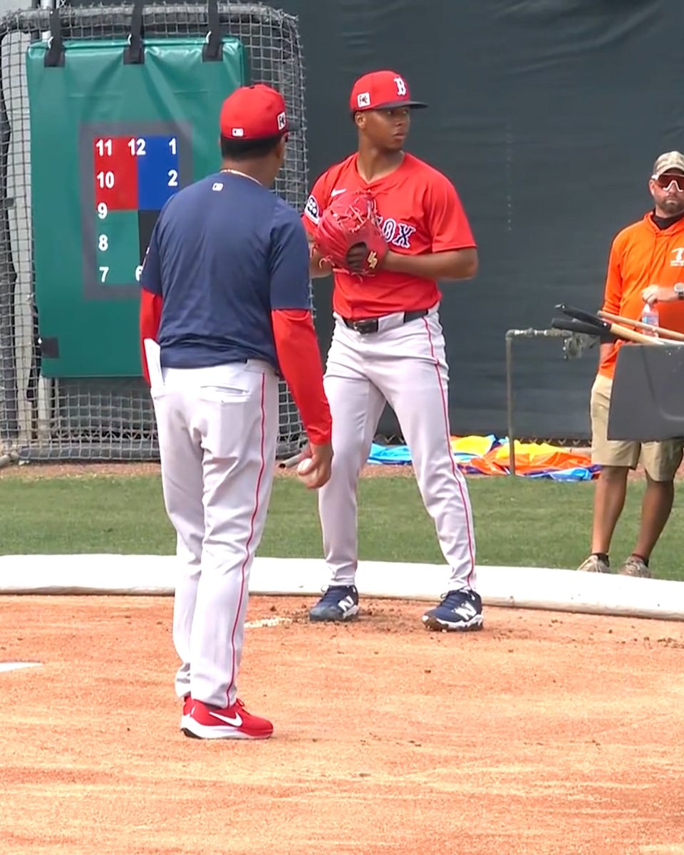 Pedro Martínez working with Brayan Bello 🙌