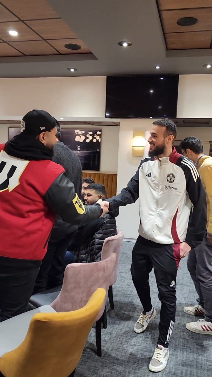 When @NMazraoui97 met our @MUM_SC ahead of Ramadan 🙏🌙 #MUFC