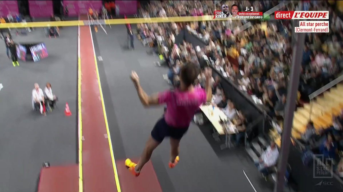 Renaud Lavillenie s'envole à 5,85 m !! Suivez le All star perche sur la chaine L'Équipe >