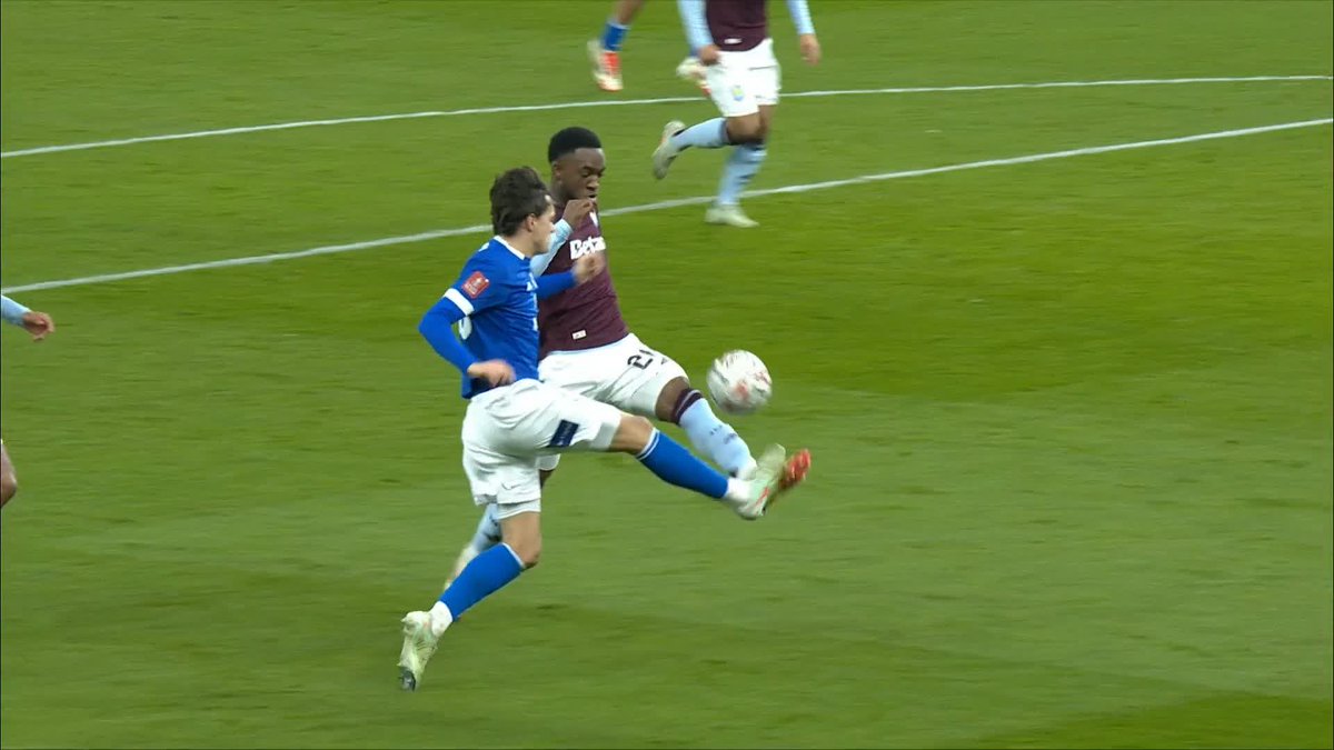 Have Aston Villa got away with one here? 🤔 VAR did not ask the referee to review this potential penalty for Cardiff City #ITVFootball | #EmiratesFACup