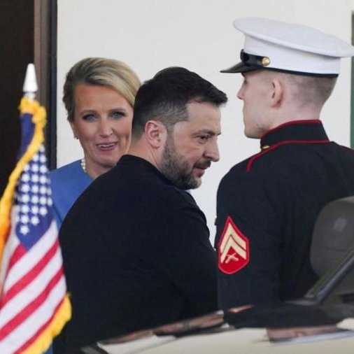 Así han echado a Zelensky de la Casa Blanca, no salió a despedirlo ni Trump ni Vance, se fue humillado, sin cheque y sin acuerdo firmado. Esperemos que esto no signifique una escala en la guerra y pronto termine definitivamente.