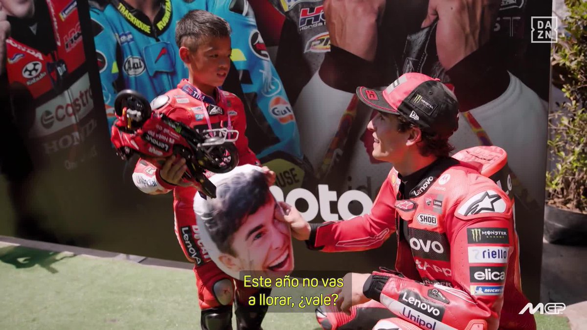 No hay nada como hacer feliz a un niño 🥹❤️👏 Marc Márquez conoce a su fan número 1 en Tailandia #ThaiGP 🇹🇭 #MotoGP 🏁