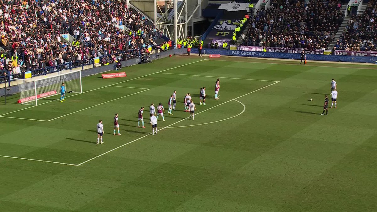 Robbie Brady just did this in the FA Cup Wait for the last angle WHAT. A. GOAL. 🇮🇪🇮🇪🇮🇪🇮🇪🇮🇪🇮🇪🇮🇪🇮🇪🇮🇪🇮🇪